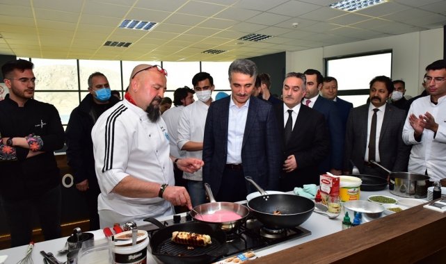 Kayısı Çiçeği Şenlikleri work show ile sona erdi