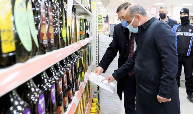 Kaymakam Bilgin ve Başkan Söğüt, marketleri denetledi