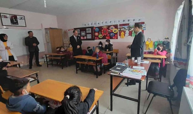 Kaymakam Demirer'den öğrencilere moral ziyareti