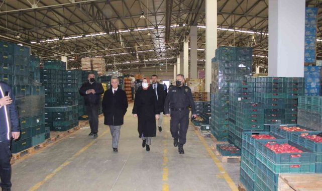 Kaymakam ve belediye başkanından stokçuluk denetimi