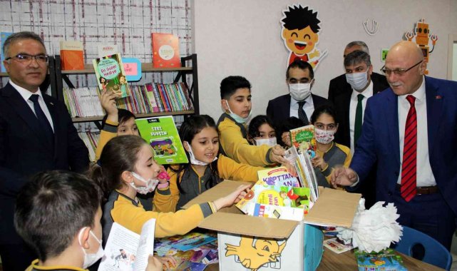 Kayseri&#039;de kütüphanesiz okul yok