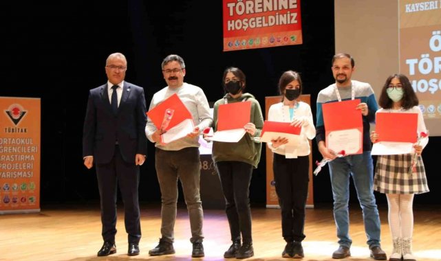 Kayserili öğrenciler Sivas&#039;a damga vurdu