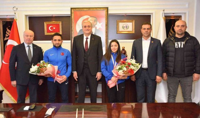Kazandığı altın madalyayı tüm Türk kadınlarına armağan etti