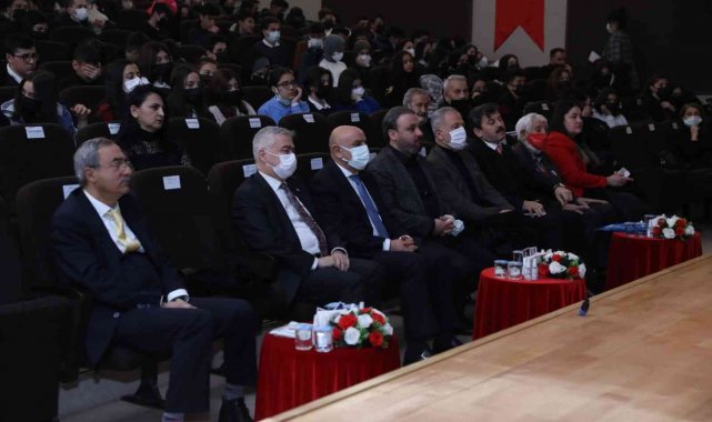 Keçiören'de 'Gönüllerde Akif Dillerde Hürriyet' paneli düzenlendi