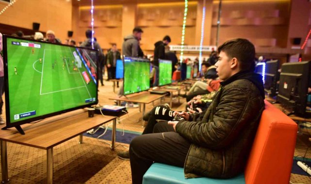 Kepez'de E-SPORFEST başladı