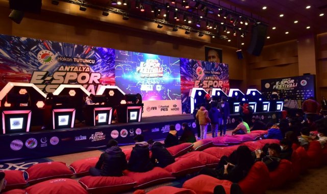 Kepez&#039;de E-SPORFEST heyecanı