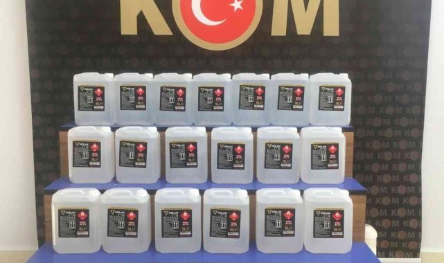 Keşan&#039;da bir otomobil içinde litrelerce etil alkol ele geçirildi