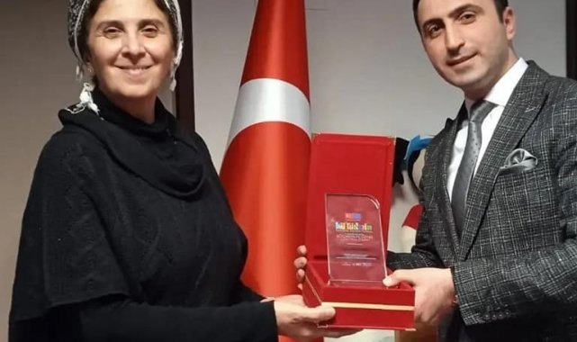 Keşkül-ü Fukara Gönüllüleri'ne plaket