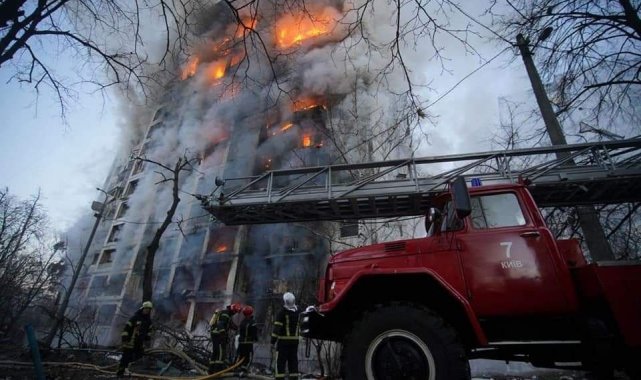 Kiev'de 3 farklı sivil yerleşim alanı vuruldu: 2 ölü