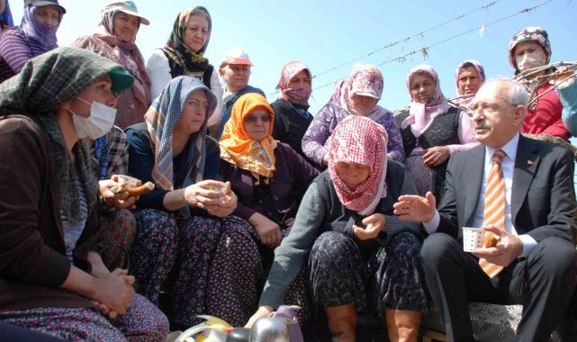 Kılıçdaroğlu kadın çiftçilerle bağda buluştu