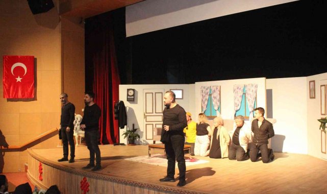 Kilis'te "Darısı Başımıza" isimli tiyatro oyunu sergilendi