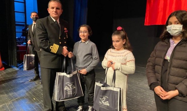 Kitap kurdu okurlar ödüllendirildi