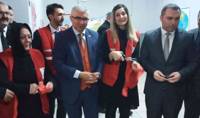 Kızılay 15. kütüphaneyi Saimbeyli'de açtı