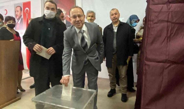 Kızılay'ın yeni başkanı Kanlı oldu