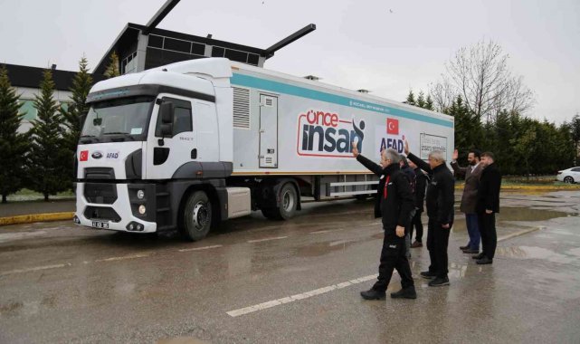 Kocaeli Büyükşehir Belediyesi, yemek tırını Ukrayna'ya gönderdi