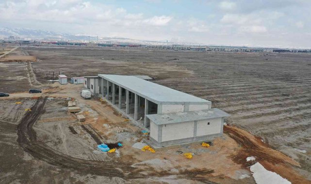 Konya Büyükşehir Belediyesi Sanayi İtfaiye Merkezi hızla yükseliyor