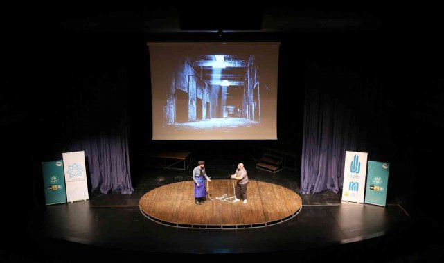 Konya Büyükşehir tiyatro oyunlarıyla öğrencilerin gelişimine katkı sağlıyor