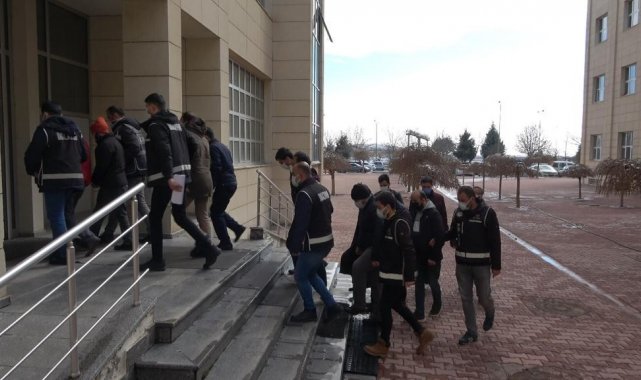 Konya merkezli FETÖ&#039;nün mahrem ve rehberlik yapılanmasına operasyon: 9 gözaltı