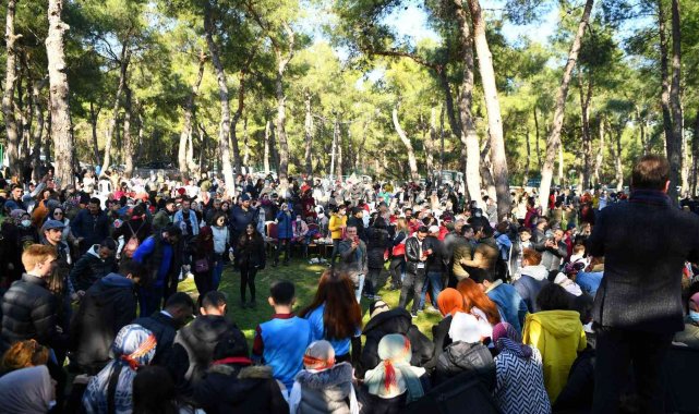 Konyaaltı Belediyesi'nin Hamsi ve Kuymak Şenliği'ne yoğun ilgi