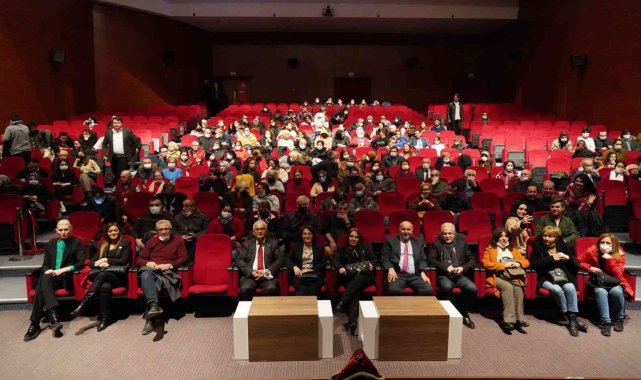 Korkudan Korkmak adlı tek kişilik gösteride salon dolmadı