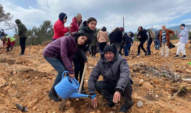 Korona virüsten yaşamını yitiren sağlık çalışanları adına hatıra ormanı oluşturuldu