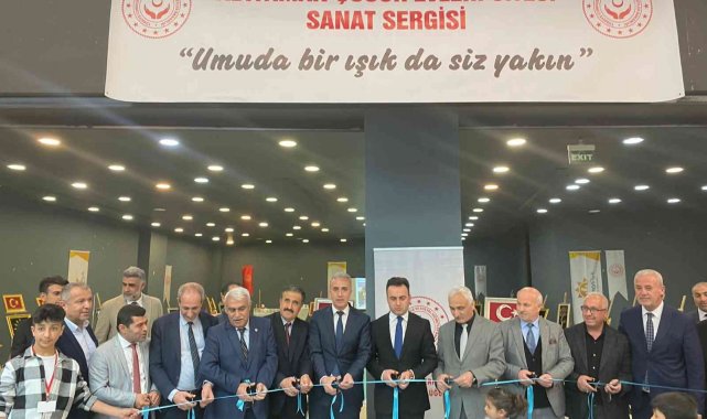 Koruma altında bulunan çocuklardan sergi