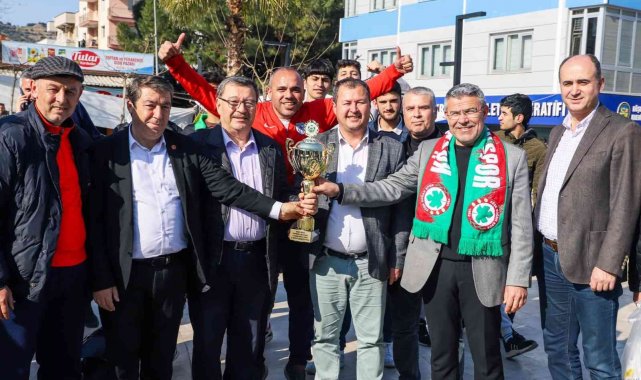 Köşk Belediye Doğanspor şampiyon oldu
