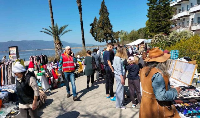 Köyceğiz&#039;de &#039;İkinci El Pazarı&#039; 8 ay sonra yeniden kuruldu