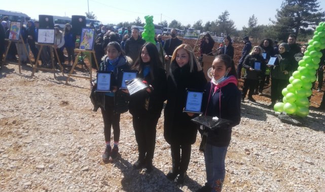 Köyceğizli Yeliz, ödülünü Milletvekili Yelda Erol Gökcan&#039;dan aldı