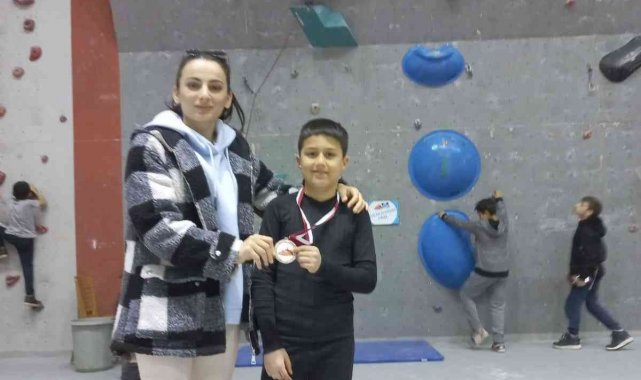 Küçük Aras'ın Türkiye üçüncülüğü sevinci