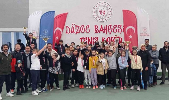 Küçükler tenis müsabakaları sona erdi
