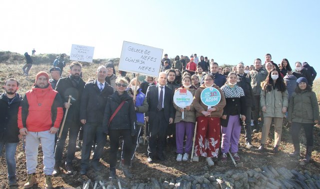 Kula&#039;da şehitler anısına fidan dikildi