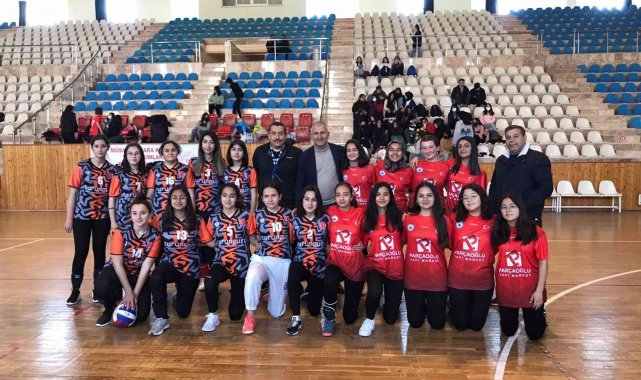 Kumluca&#039;da Okul Sporları Voleybol Turnuvası başladı