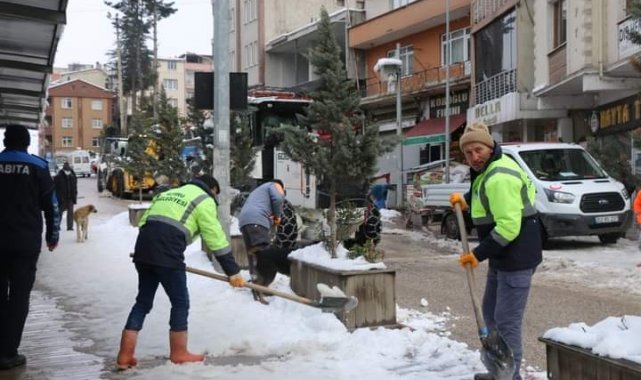 Kumru'da kar temizlik çalışmaları sürüyor