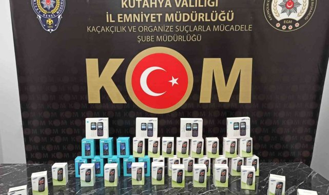 Kütahya&#039;da 43 adet kaçak cep telefonu ele geçirildi