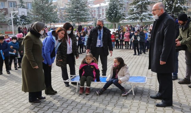 Kütahya&#039;da 556 okulda deprem tatbikatı
