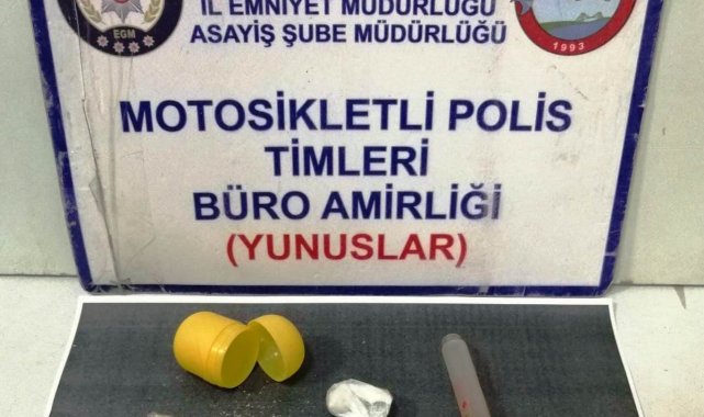 Kütahya'da bir şahsın çantasında uyuşturucu bulundu