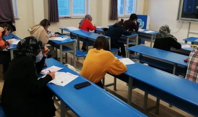 Kütahya&#039;da KPSS kurslarında deneme sınavı