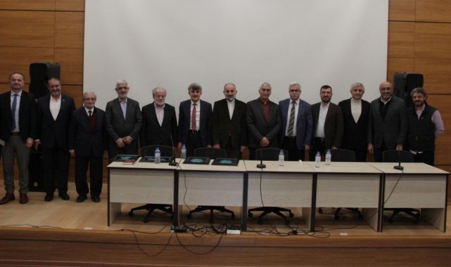 Kütahya'da "Namazla Diriliş" konulu panel