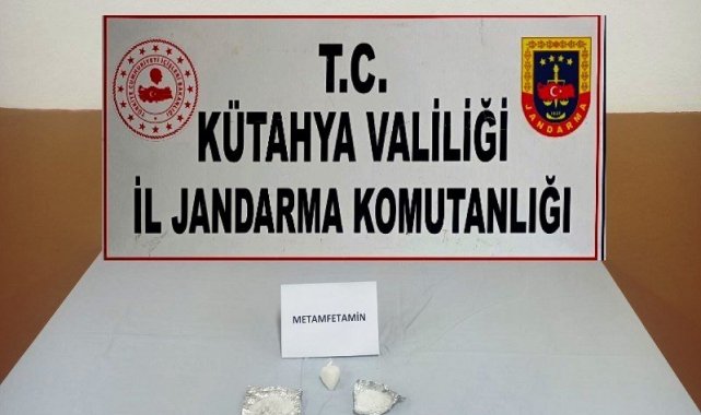 Kütahya&#039;ya uyuşturucu sokmak isteyen 4 şüpheli yakalandı