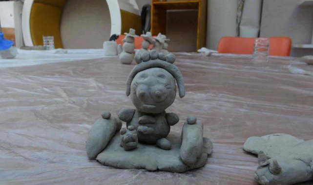 Kütüphane güvenliği çocukların mutlu olması her hafta farklı bir etkinlik düzenliyor