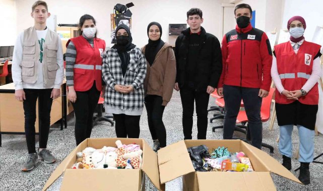 Lise öğrencilerinden ihtiyaç sahiplerine destek