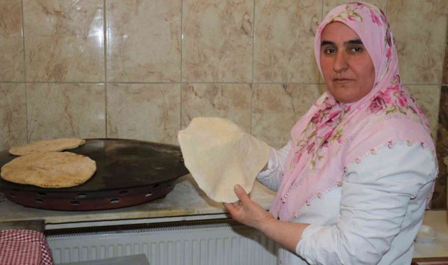 Malatya&#039;da ekmeğin ustası Fatma abla