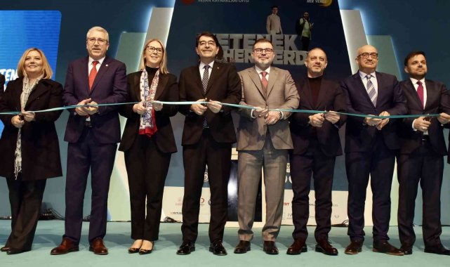 Manisa CBÜ Rektörü Prof. Dr. Ataç EGEKAF 22 açılışına katıldı