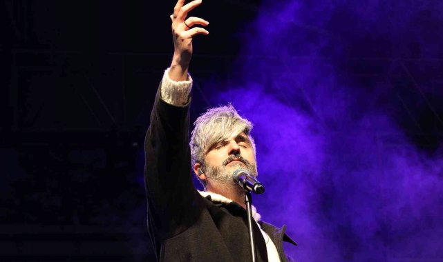 Manuş Baba Van'da sevenleriyle buluştu