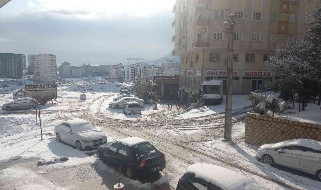 Mardin&#039;de kar bahar dinlemiyor
