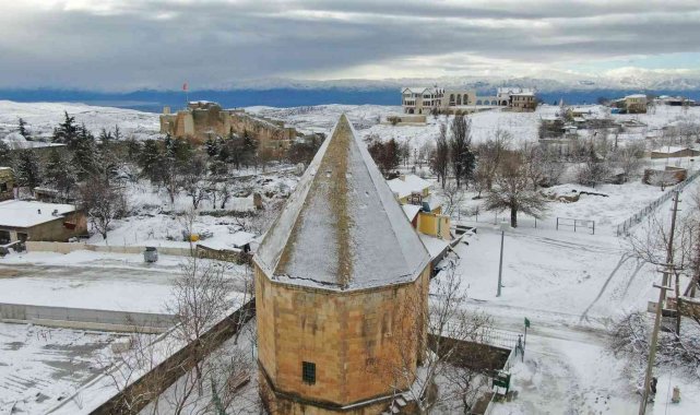 Medeniyetlerin beşiği Harput tekrar beyaza büründü, kartpostallık görüntüler oluştu