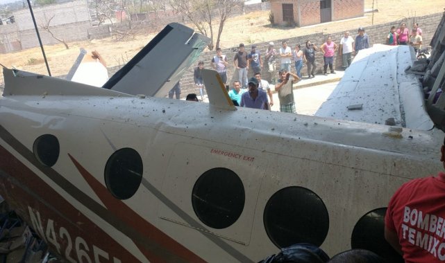 Meksika'da küçük uçak süpermarketin üzerine düştü: 3 ölü, 5 yaralı