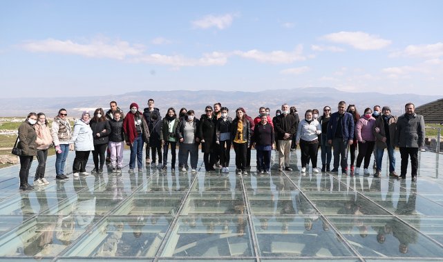Merkezefendili özel bireyler, özel günde Laodikya'yı gezdi
