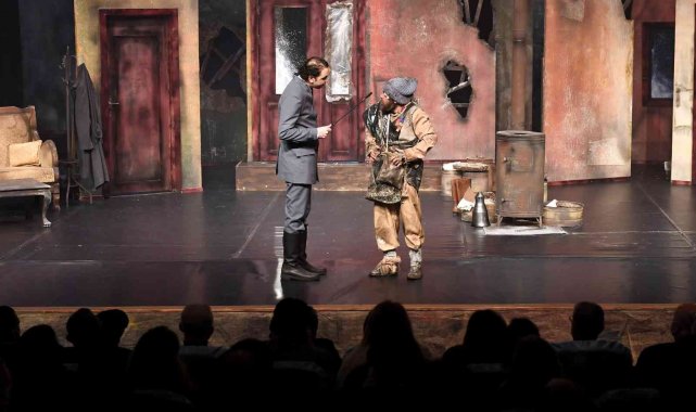 Mersin Büyükşehir Belediyesi, Şehir Tiyatrosunu Türkiye'ye tanıtıyor